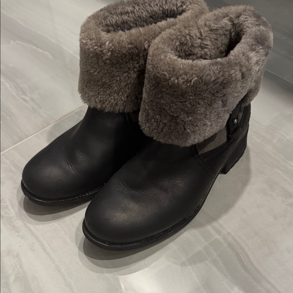 UGGsWomen's Black and Gray Fur-Lined Boots